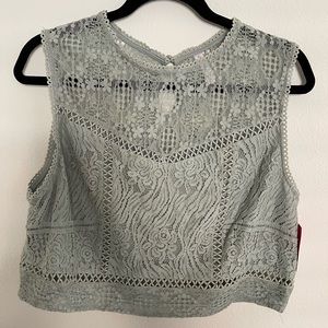 Sleeveless cropped lace top